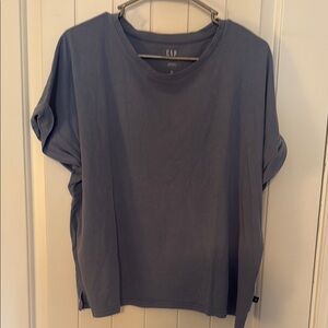 GAP blue tshirt
